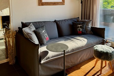 Wohnzimmer mit Milano Beding Schlafsofa (1.60 x 2.0 m mit Lattenrost)