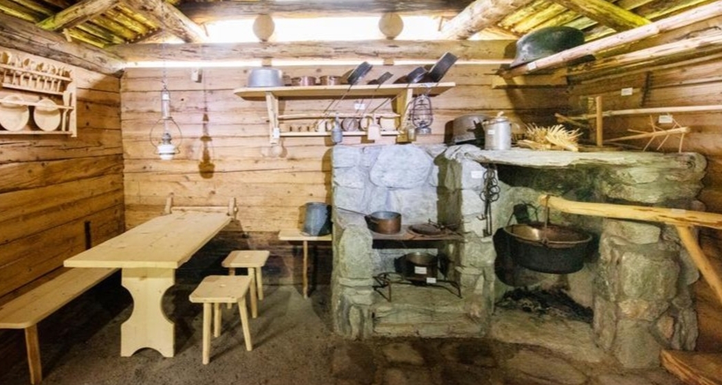 Maijasass-Hitta in Obersaxen-Zarzana