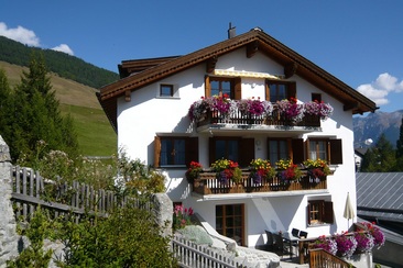 Haus mit Ferienwohnung