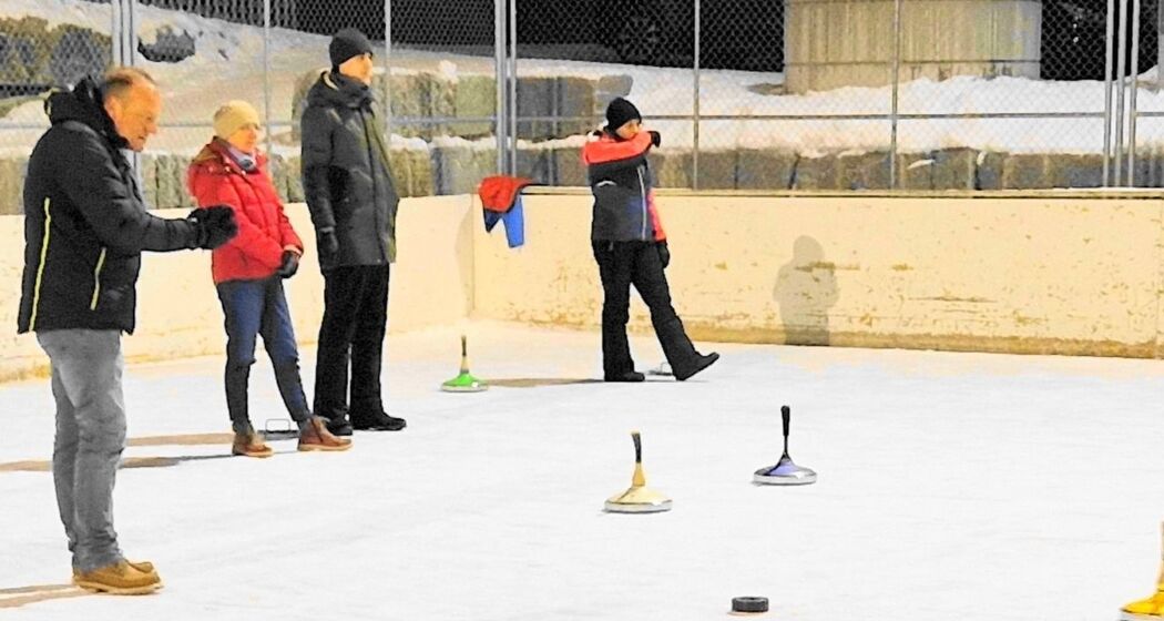 Eisstockschiessen in Obersaxen-Misanenga