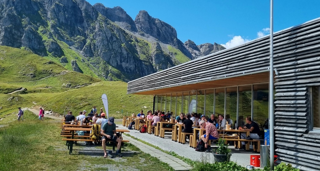 Bergrestaurant Pizolhütte (ctd_1247a633-6452-4b30-83f4-5251a9e54dc1_summer)