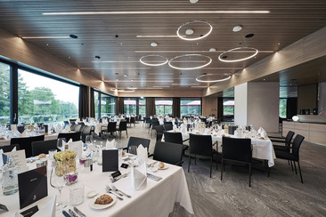 Golf Restaurant (ctd_3c4fe053-0eb2-4204-9fe5-8bcec667baec_image)