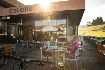 COLORS - Restaurant und Bar (ctd_550df831-f6b1-421f-bee5-90bf78433741_summer)