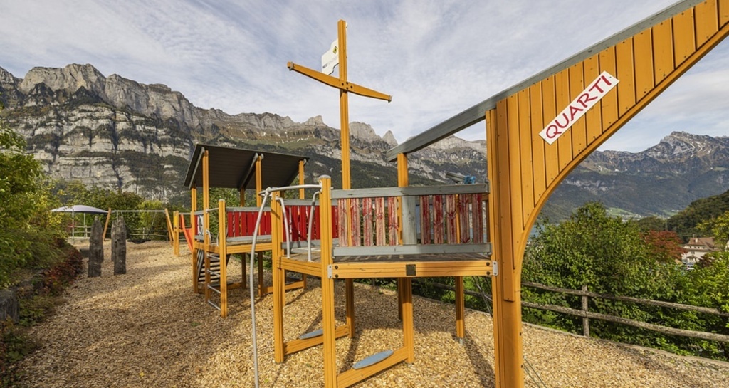 Spielplatz beim Restaurant Neuschönstatt (ctd_a5728b6f-e060-40cc-a471-4d9db7d4b2cf_image)