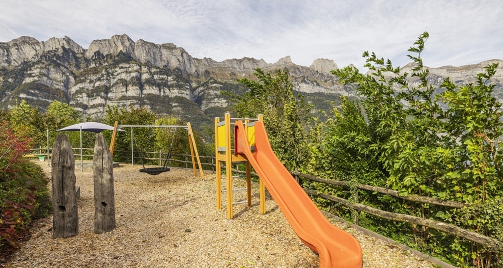 Spielplatz beim Restaurant Neuschönstatt (ctd_a5728b6f-e060-40cc-a471-4d9db7d4b2cf_img01)