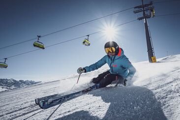 Ski day pass with overnight stay at Hotel National Davos (exp_037360b)