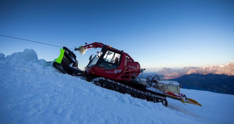 Pistenfahrzeug fahren am Pizol (exp_120f510)