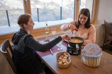 Snowshoeing incl. ticket cable car and cheese fondue from Flums (exp_948a72a)