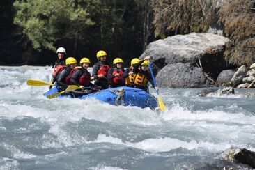 Descente en rafting d'une demi-journée sur le Vorderrhein depuis Ilanz (exp_9c0fad0)