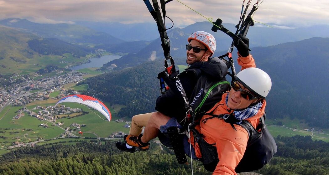 Davos Gleitschirmfliegen Tandem ab Jakobshorn (exp_9ca52c1)