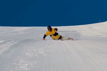 Private carving ski lessons from age 16 in Klosters (exp_ca03e09)