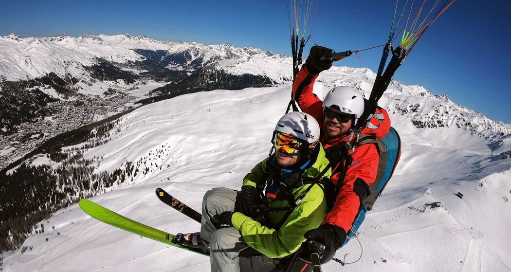 Davos Gleitschirmfliegen Tandem mit Skistart (exp_fc68507)