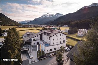 Aussenansicht Richtung St. Moritz