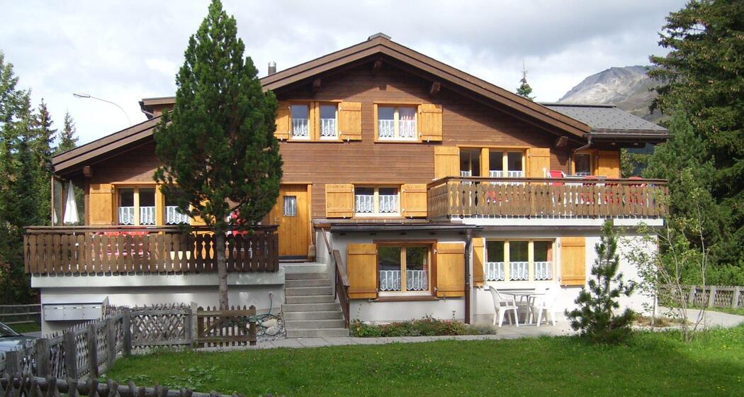 Chalet Vrenali im Sommer
