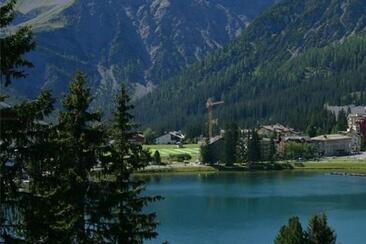 In idyllischer Lage direkt am Obersee