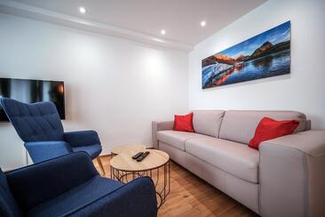 22A_147_2175839_150856102_5