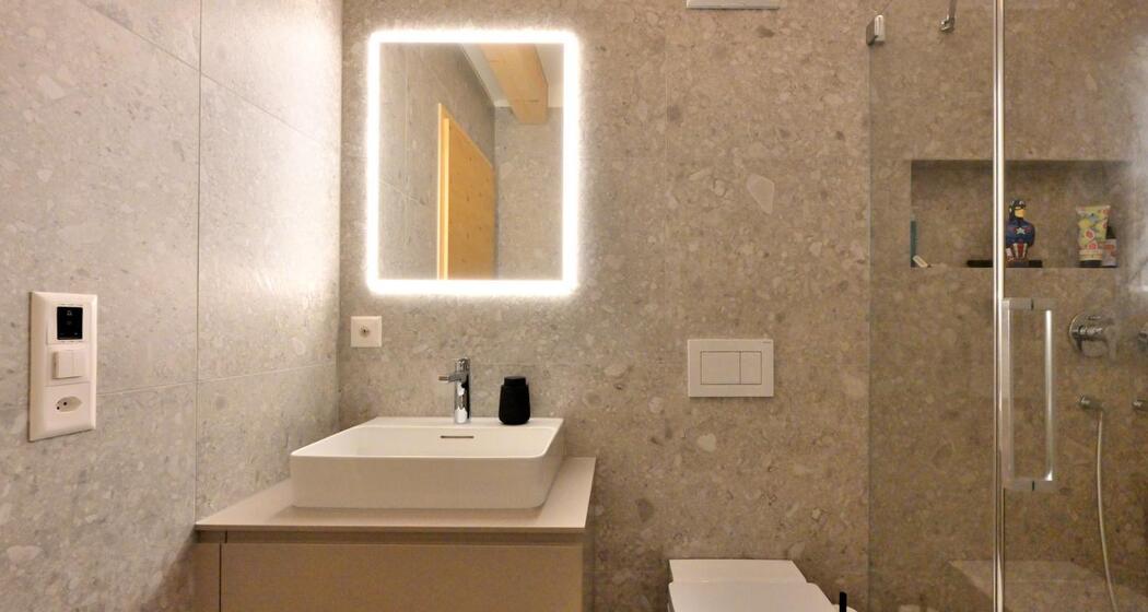 arosa-ferienwohnung-arosa-exklusiv-waldheim-badezi