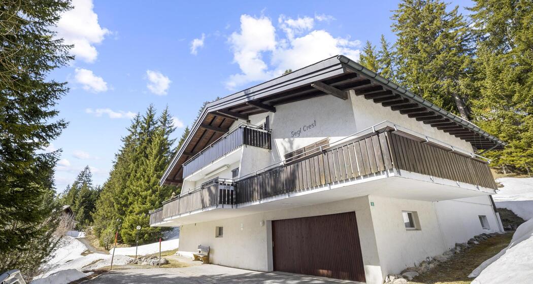 Einfahrt Autoeinstellhalle