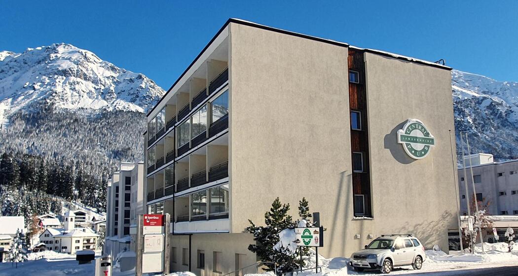 Sportbus vor dem Haus