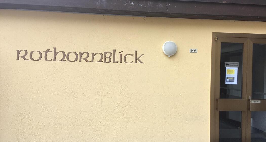 Haupteingang Rothornblick Südseite, 5. Stock