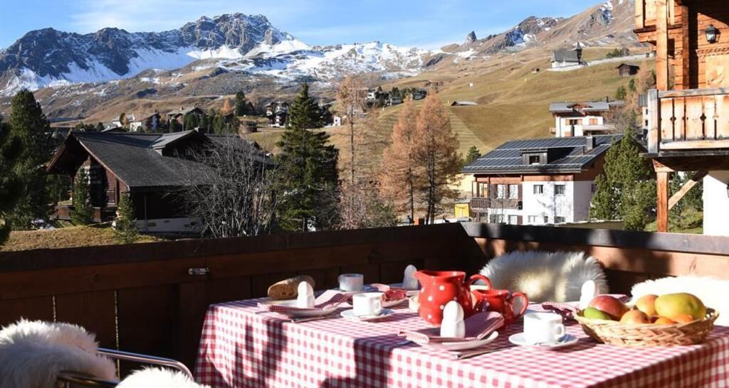 Frühstück auf dem Balkon