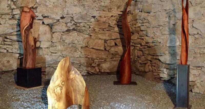 Holz Skulpturen (gdl_505490779_image)