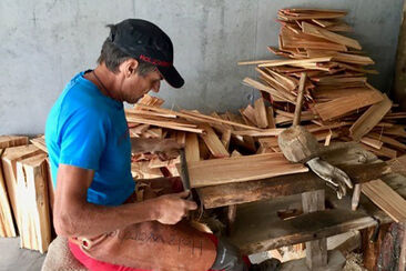 Holz Skulpturen (gdl_505490782_image)