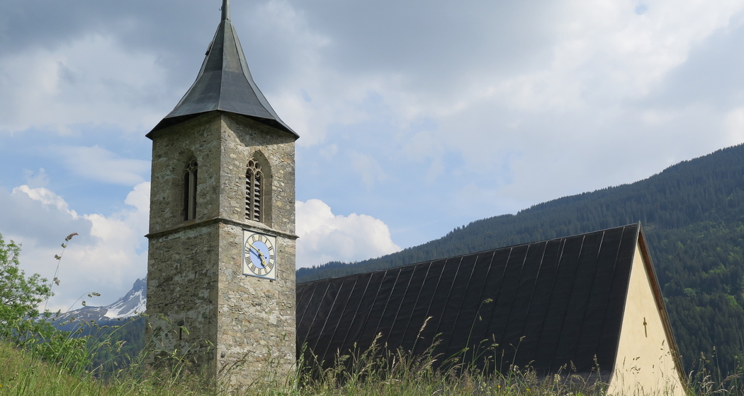 Kirche Luzein aussen