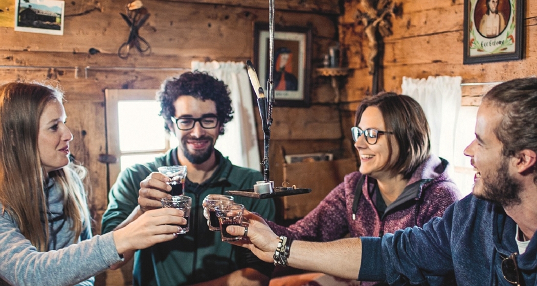 Tegia Rasuz - Grossvater kocht in Brigels (gdl_594804744_image)