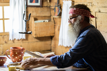 Tegia Rasuz - Grossvater kocht in Brigels (gdl_606361034_image)