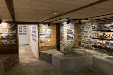 Ausstellung in der Postkartengalerie (gdl_609161209_image)