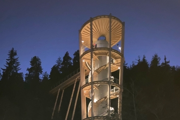 Geologische Wanderung auf dem längsten Baumwipfelpfad der Welt (gdl_668149959_image)