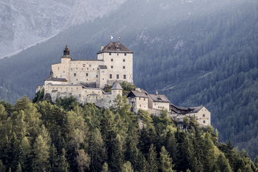 Guided tour Tarasp Castle (gdl_683375626_image)