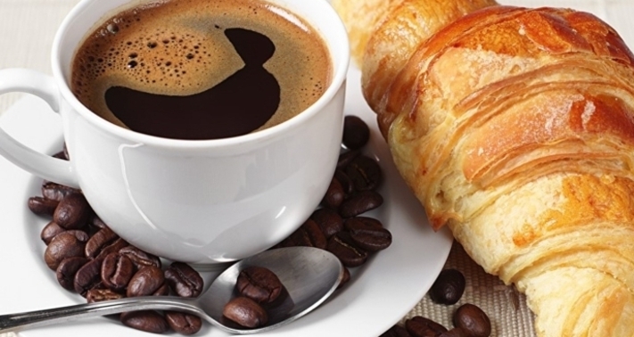 Am Tisch: Gottesdienst mit Kaffee & Zopf (gdl_683652639_image)