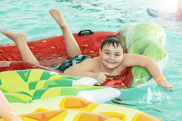 Play afternoons in the indoor swimming pool (gdl_708945426_image)