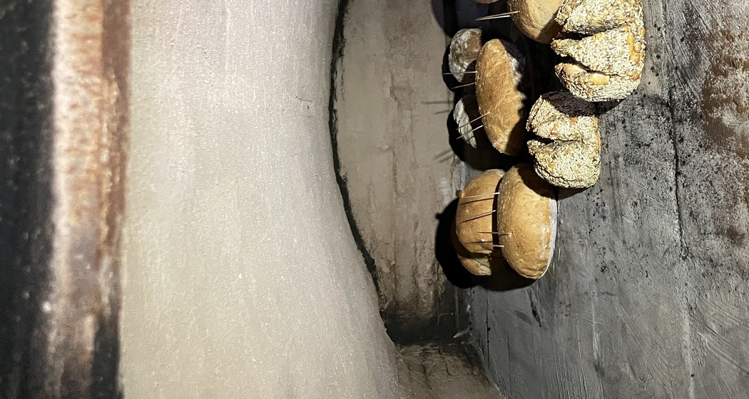 Holzofen Brot backen in Flims Dorf (gdl_732243189_image)