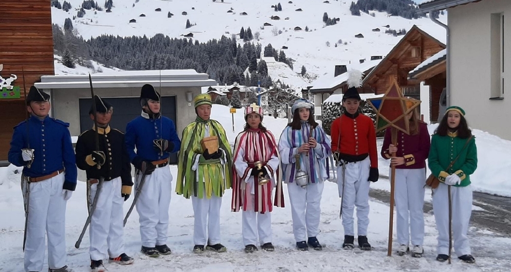 Sternsinger in Brigels - Treis Sogns Retgs (gdl_733435902_image)