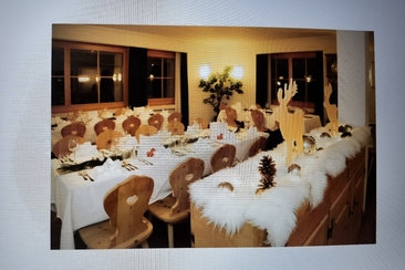 Club 55plus/ Gemeinsames Essen im Restaurant (gdl_733957915_image)