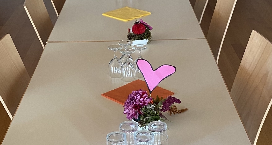 Mittagstisch (gdl_739155160_image)