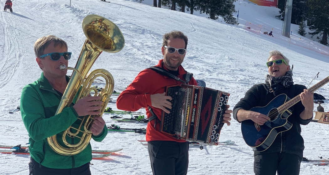 "Hüttengaudi" im Waldstafel-Hock in Tschiertschen (gdl_792439911_image)