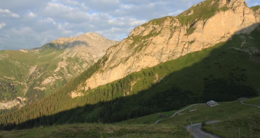 Alp Farur
