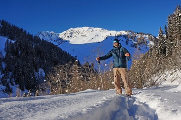 Donnerstag | Schneeschuh-Wanderung Winter (gdl_810858880_image)