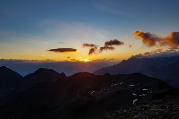 Sonnenaufgang auf der Rötlspitz (3026 m ü.M.) (gdl_810858887_image)