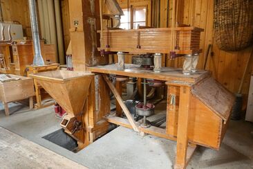 Muglin da Tarasp - Vom Getreide zum Mehl (gdl_810859022_image)