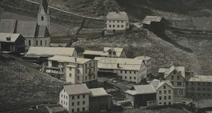 Dienstag | Dorfführung durch unseren Hauptort Compatsch Winter (gdl_810859793_image)