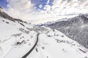 Eine Reise durch die Zeiten – Dorfführung Ardez (gdl_833523489_image)