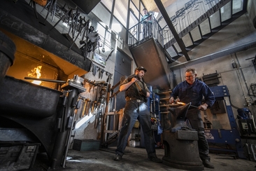 Führung durch die Messerproduktion (gdl_836761232_image)