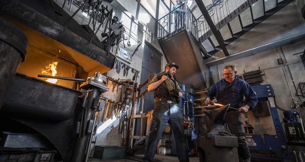 Führung durch die Messerproduktion (gdl_836761232_image)