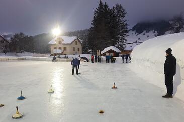 Eisstockschiessen in Parpan (gdl_839981544_image)