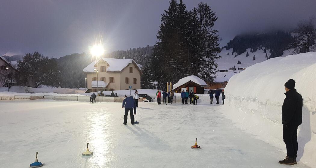 Eisstockschiessen in Parpan (gdl_839981544_image)